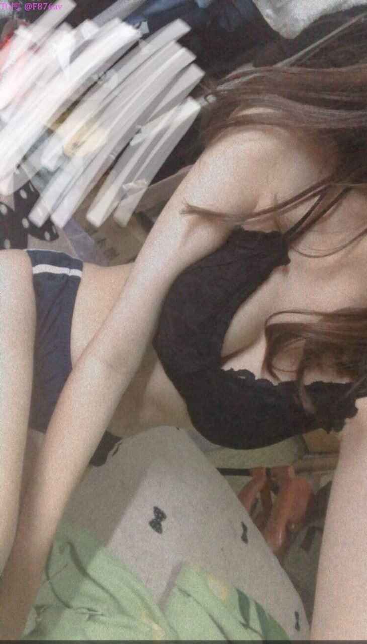 Em người yêu nghiện game mặc kệ tôi làm gì thì cô ấy vẫn chơi game